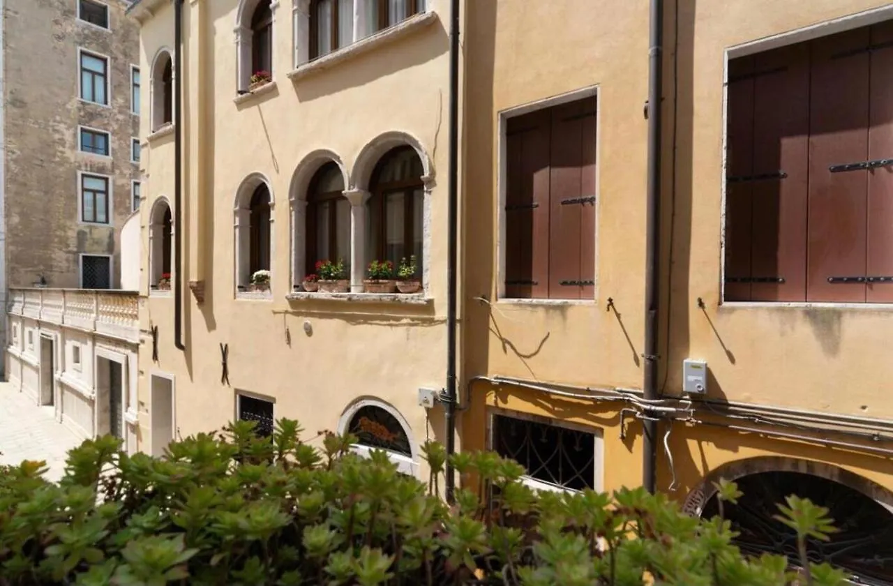 Venezia San Samuele Apartment Italy